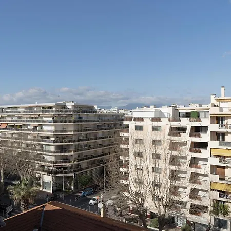 Apartament Le Soleil, Juan Les Pins, 2 Min Walk To Beach, Ac, Last Floor! *